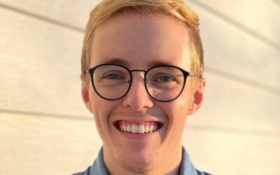 Young alumnus shows Graco what it means to be a Hardrocker